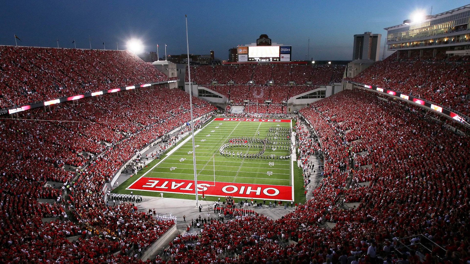 从欧冠决赛到天山脚下,体育精神的双重奏鸣