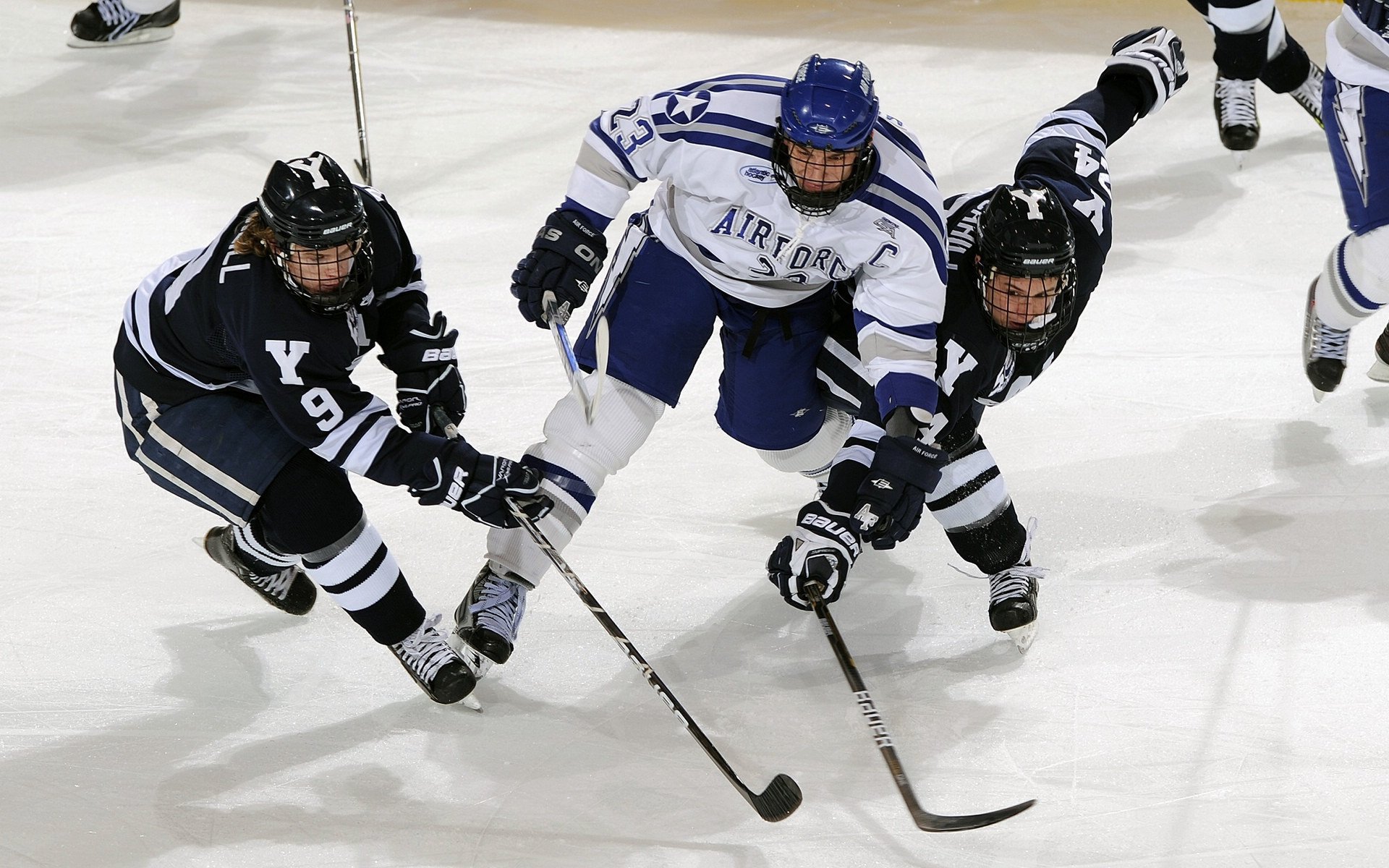 爱德华兹独木擎天，热火铁血防线难阻新星崛起