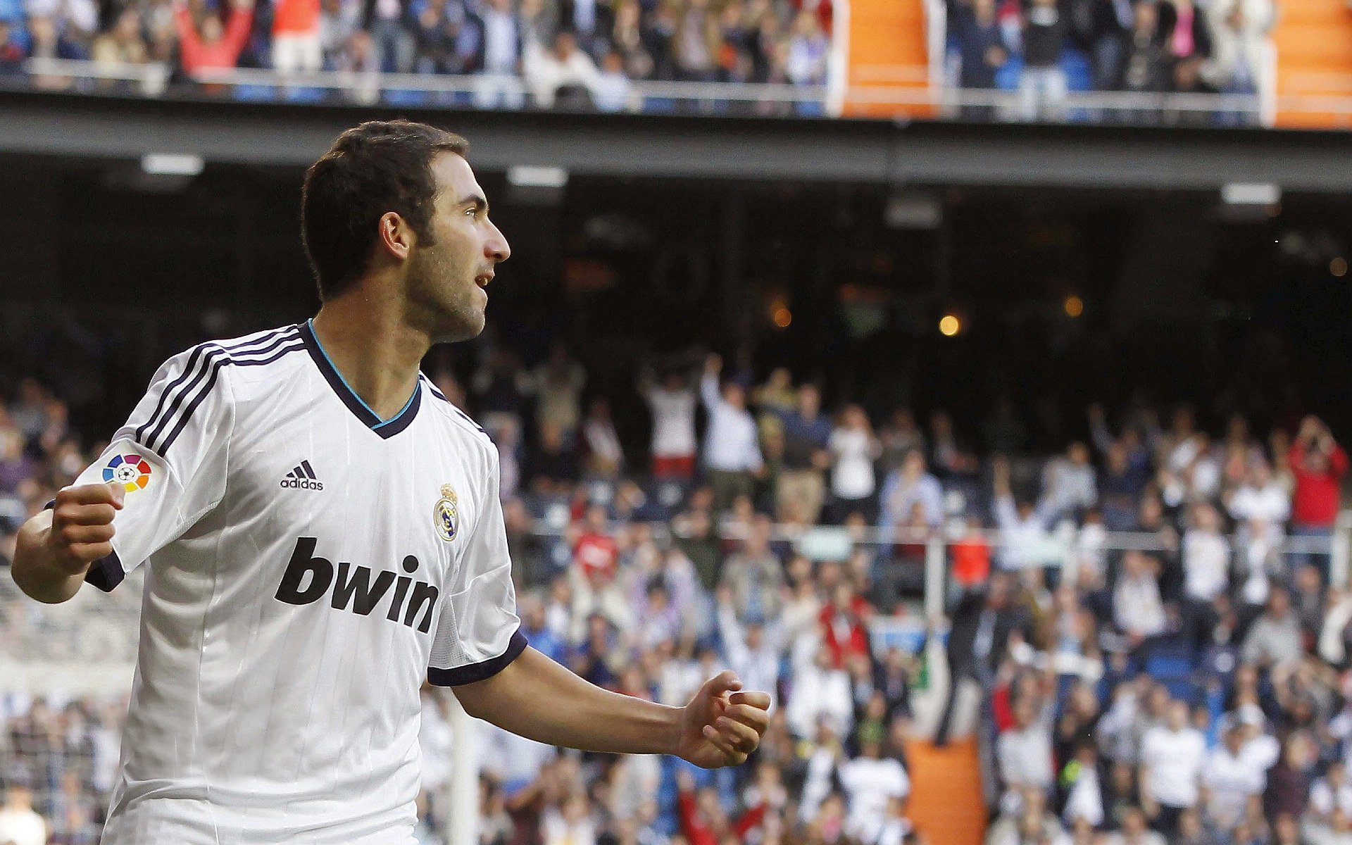 布雷默一锤定音，厄瓜多尔冲垮安哥拉，世界排名争夺战中的个人英雄主义