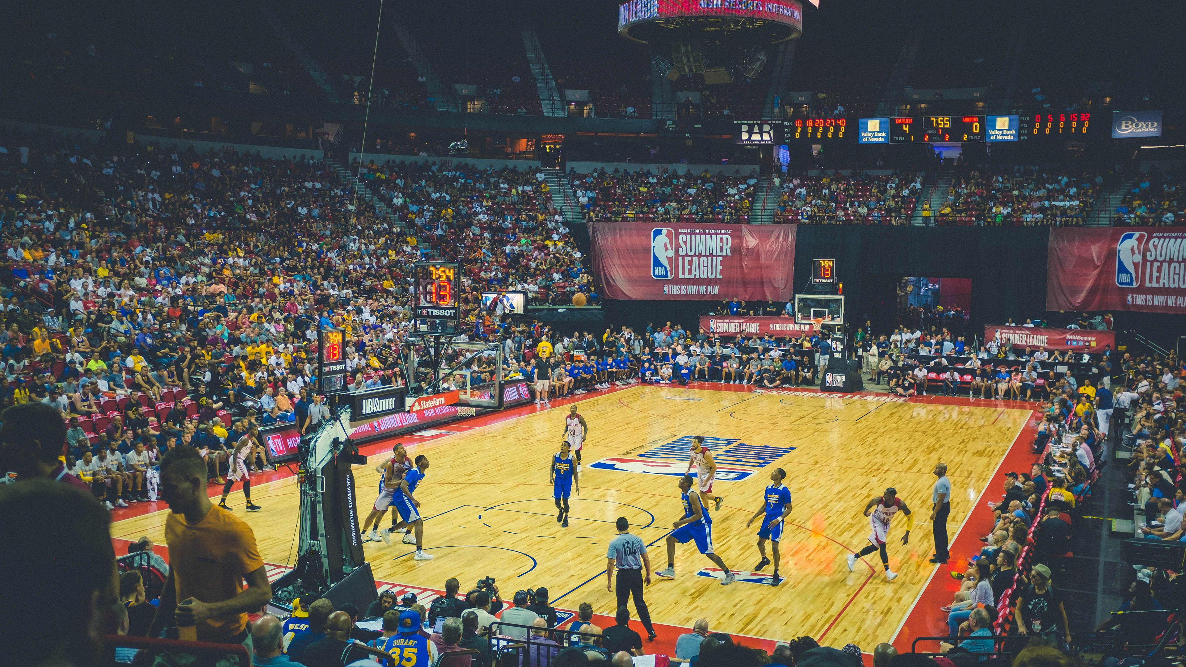 骑士绝杀太阳,郭艾伦惊艳四座,一场跨越时空的篮球传奇